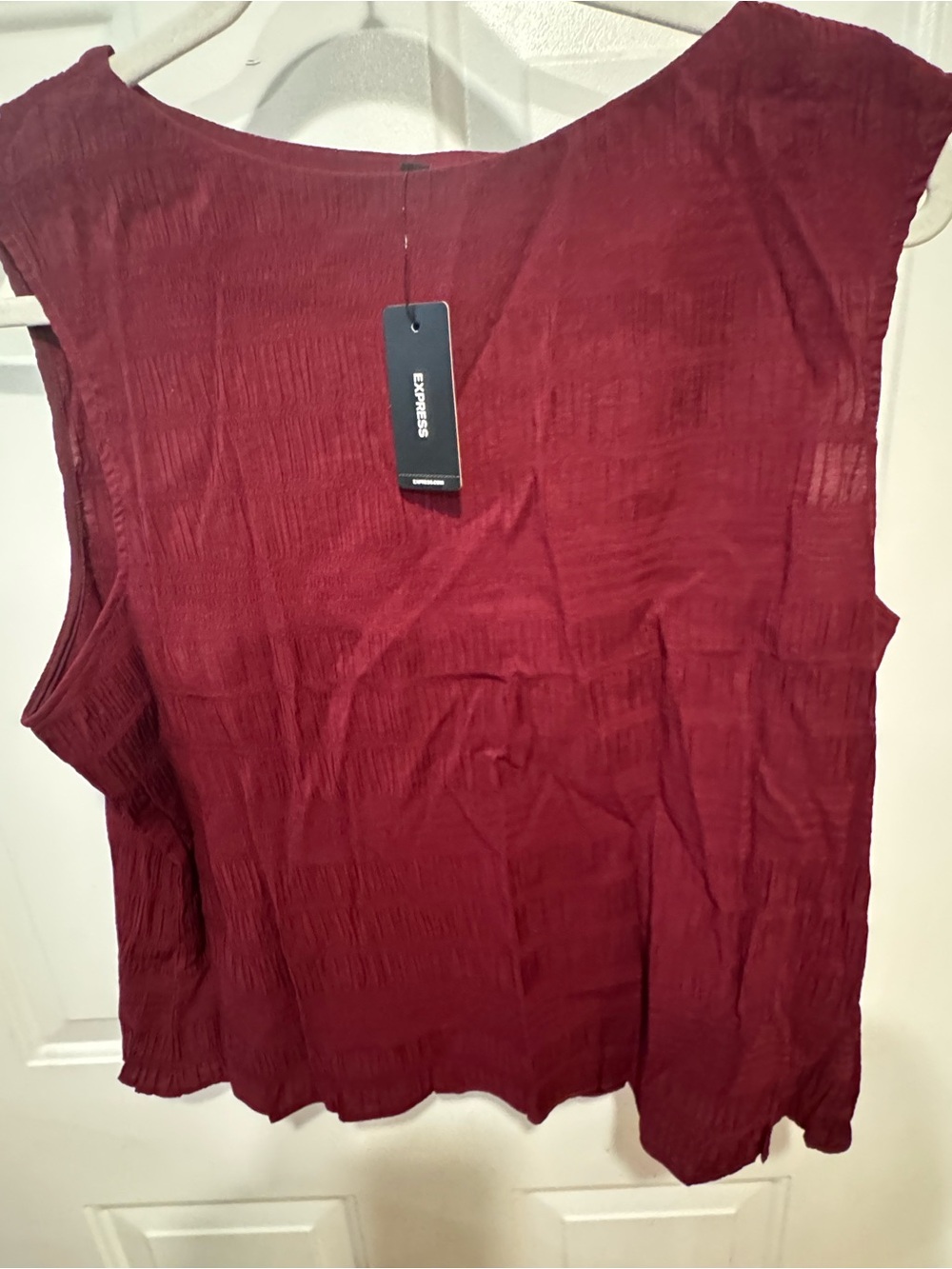 Express Sleeveless Textured Shell Top - Wine